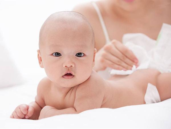 三个月宝宝拉肚子怎么办的短视频（三个月宝宝拉肚子怎么办最快的方法）