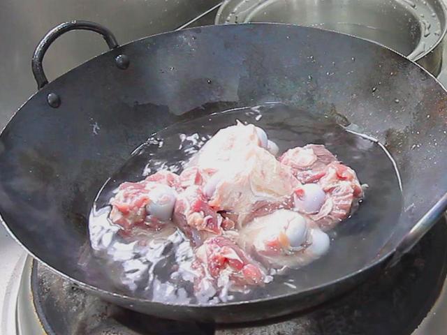 种猪大骨的煲汤方式（猪身上哪个部位的肉最好吃有营养）"